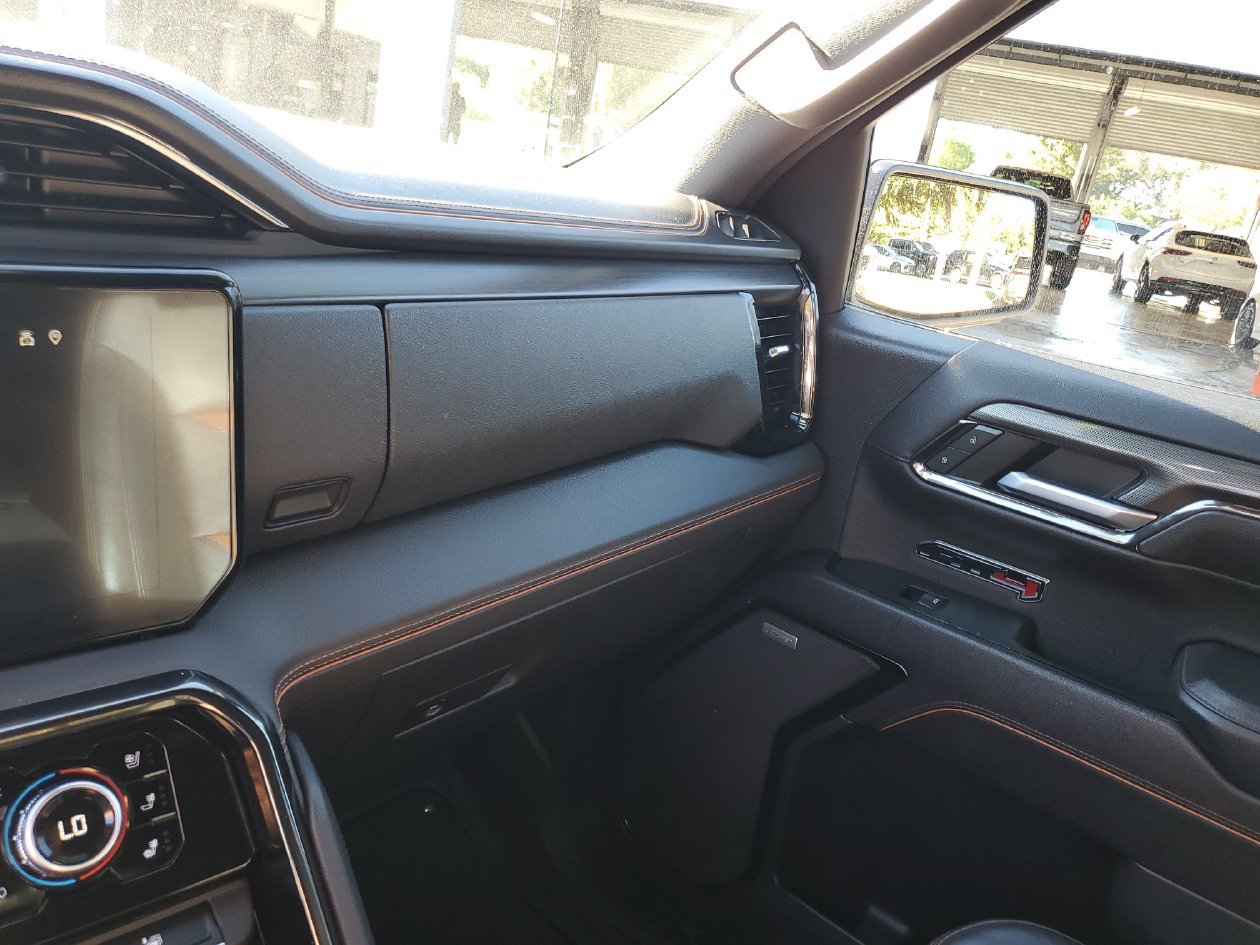 Used 2023 GMC Sierra 1500 AT4 w/ AT4 Premium Package AWD/4WD image 26