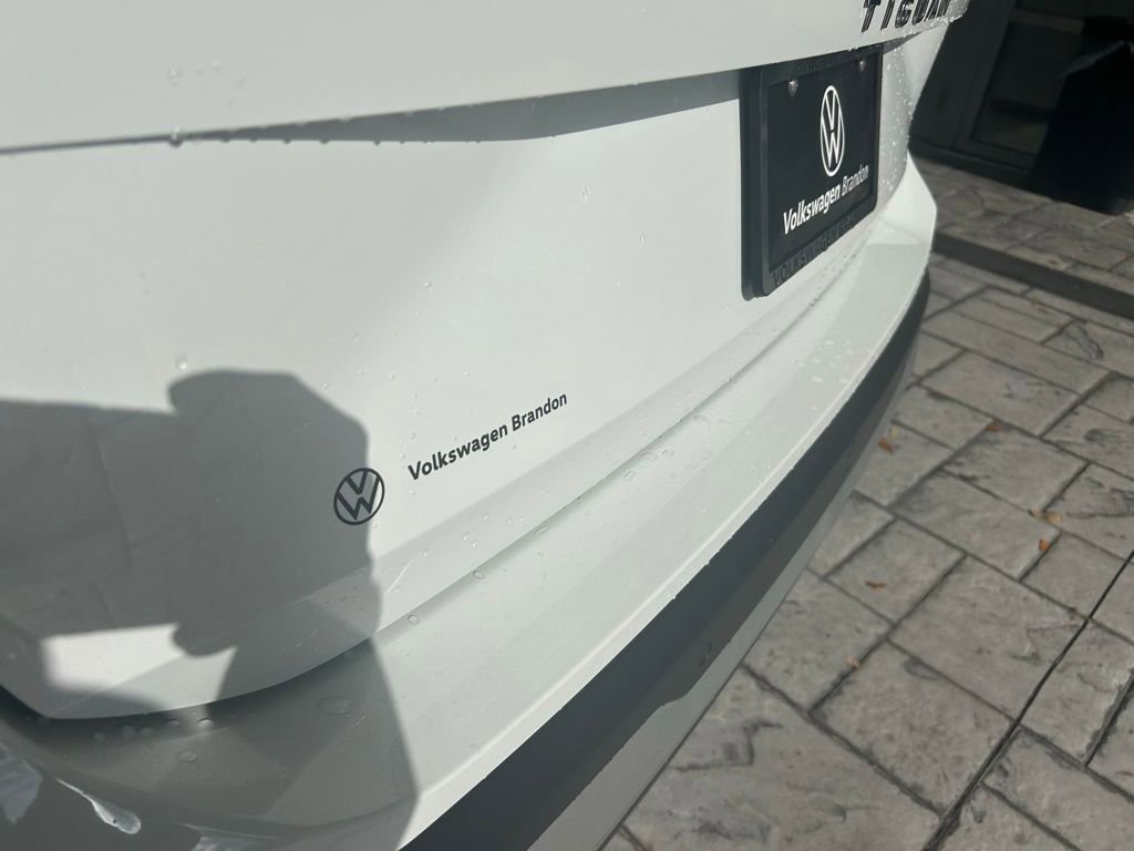 Used 2025 Volkswagen Tiguan S image 30