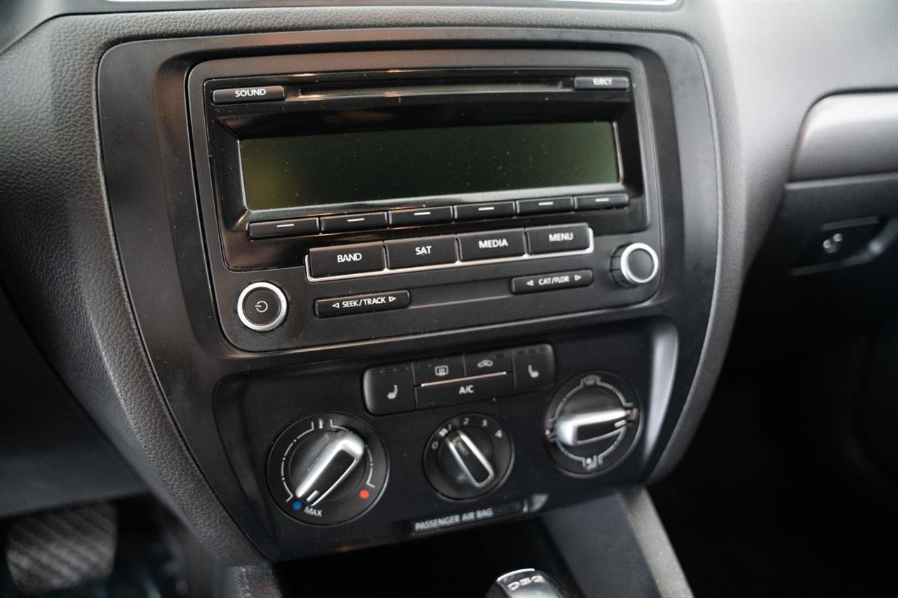 Used 2013 Volkswagen Jetta TDI FWD image 12