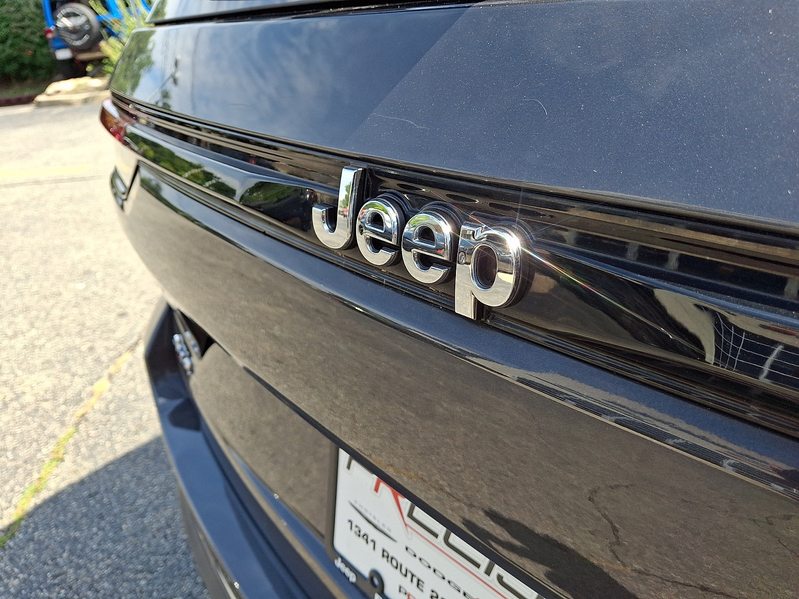 Used 2022 Jeep Grand Cherokee Limited AWD/4WD image 32