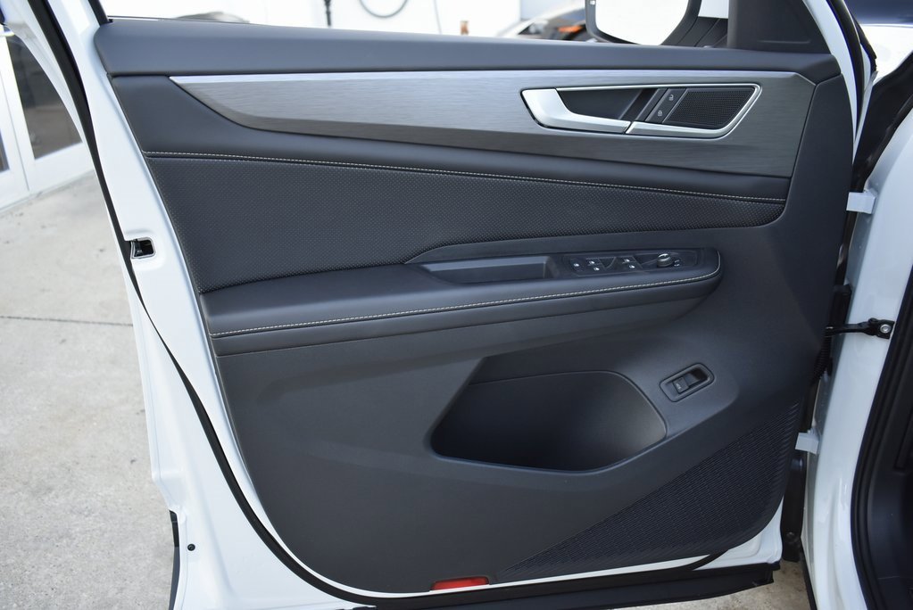 Certified 2025 Volkswagen Atlas Cross Sport SE image 7