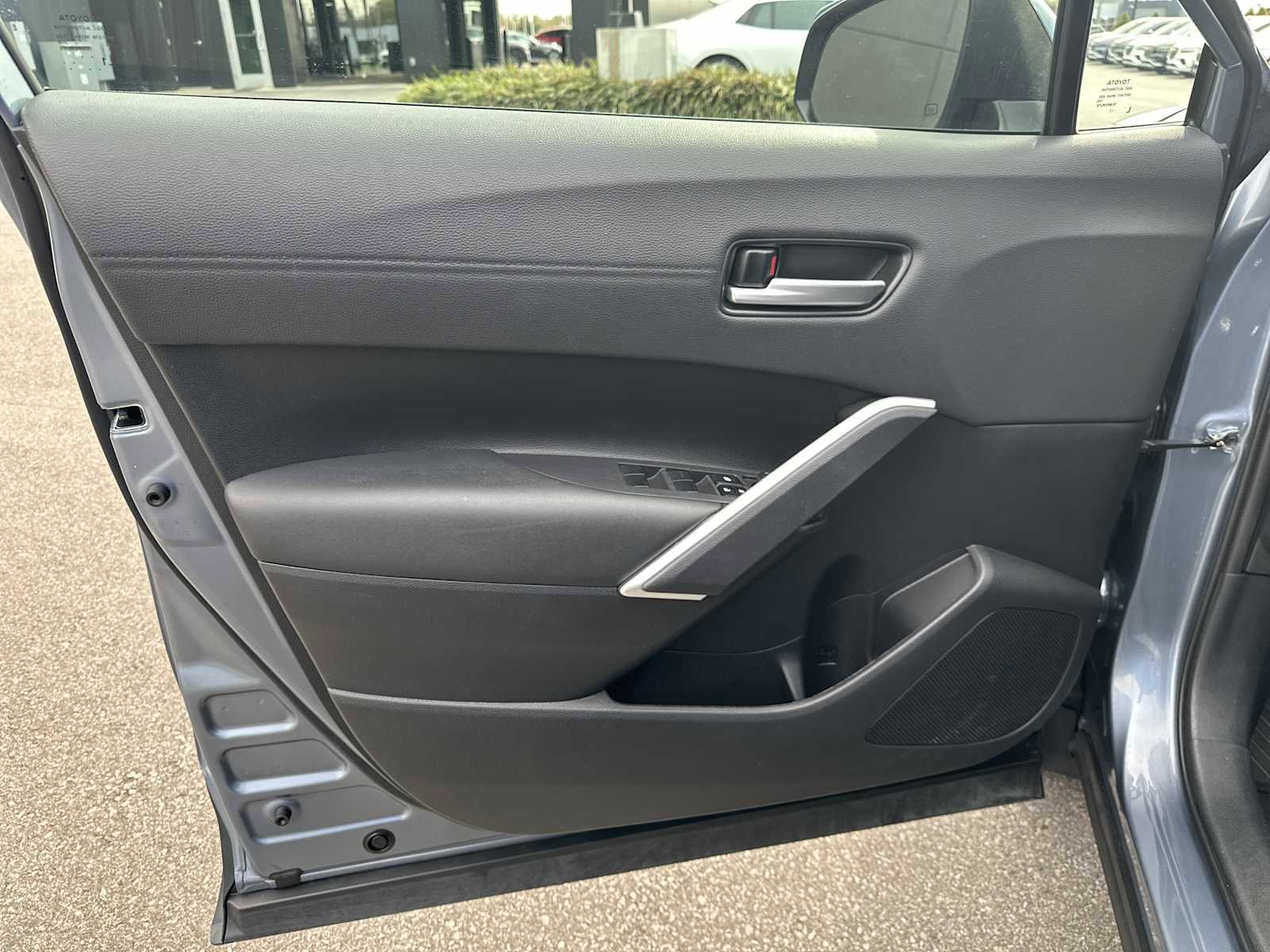 Used 2024 Toyota Corolla Cross XLE FWD image 14