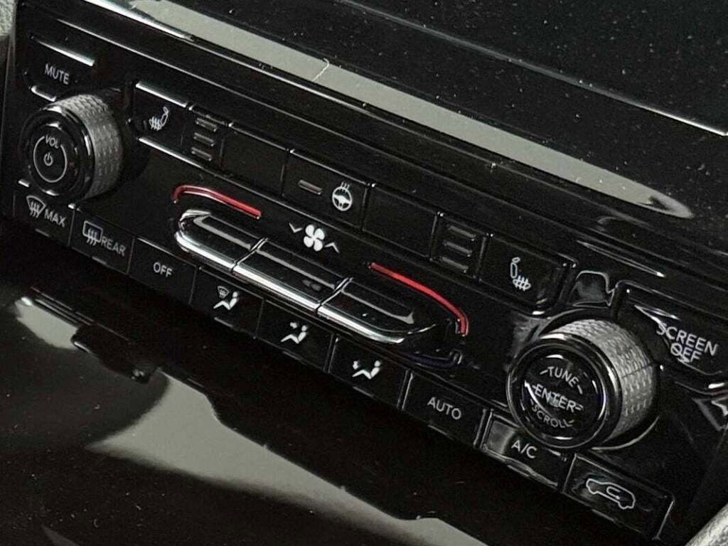 New 2025 Jeep Grand Cherokee L Altitude image 38