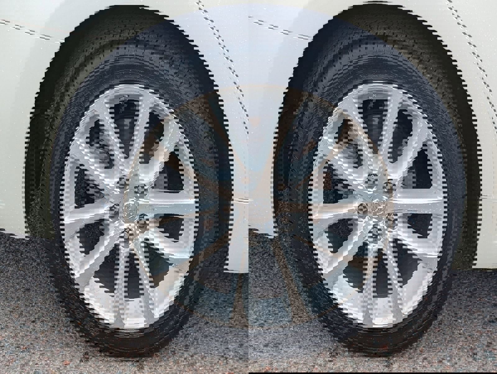 Used 2015 Toyota Avalon Limited image 10