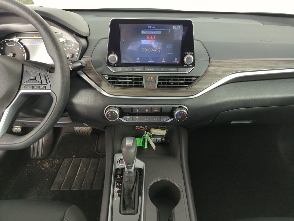 Used 2025 Nissan Altima 2.5 SV image 25