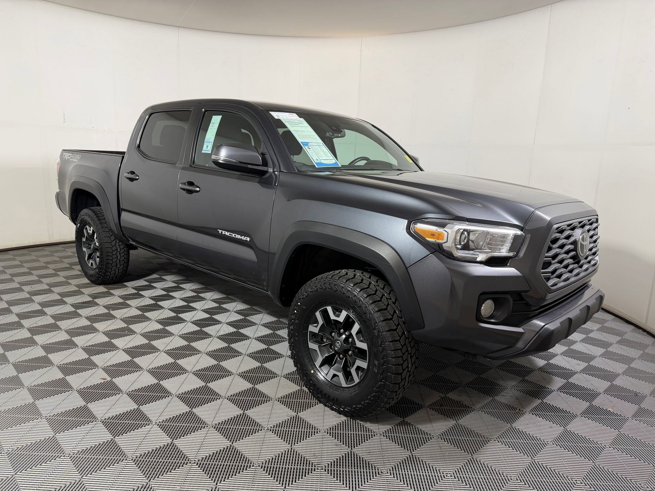 Used 2023 Toyota Tacoma TRD Off-Road w/ Technology Package image 6