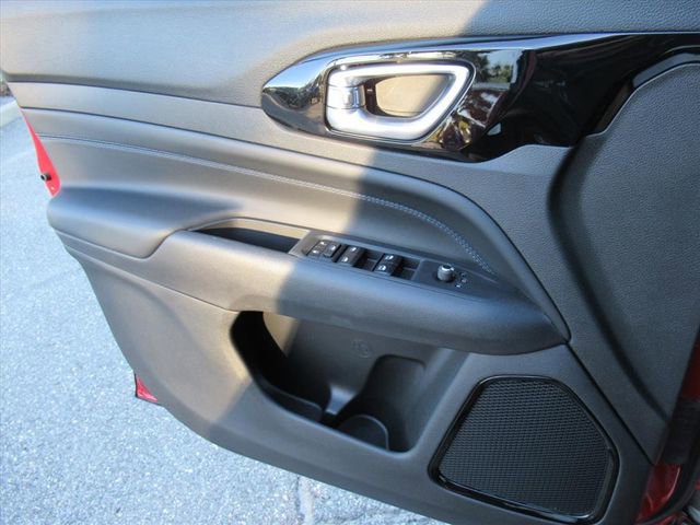 New 2026 Jeep Compass Latitude image 25