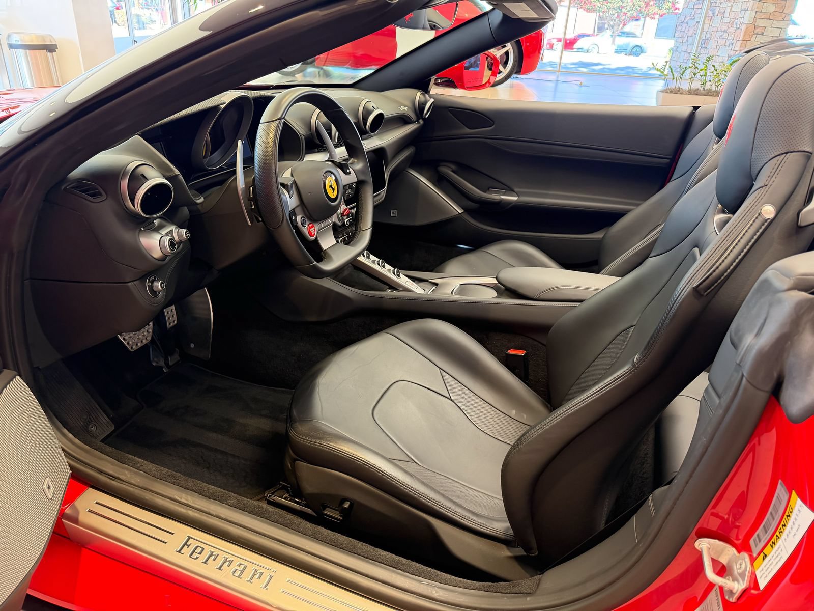 Used 2019 Ferrari Portofino RWD image 9