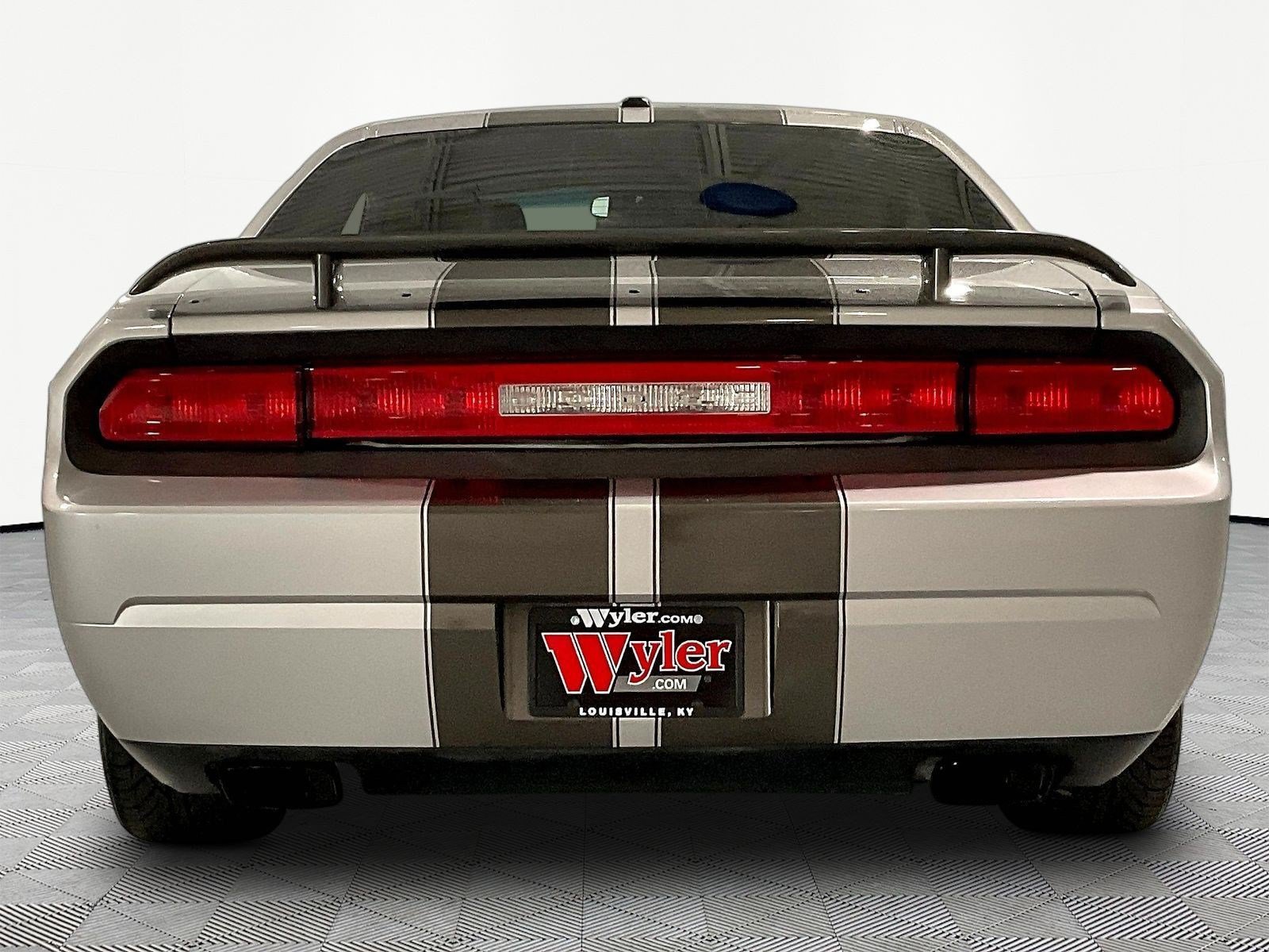 Used 2010 Dodge Challenger R/T RWD image 5