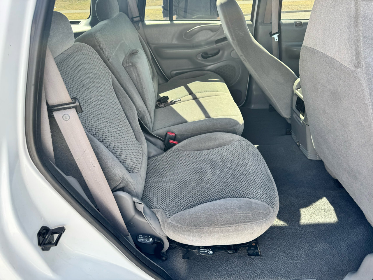 Used 2002 Ford Expedition XLT image 11