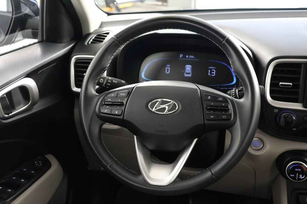 Used 2024 Hyundai Venue SEL FWD image 10