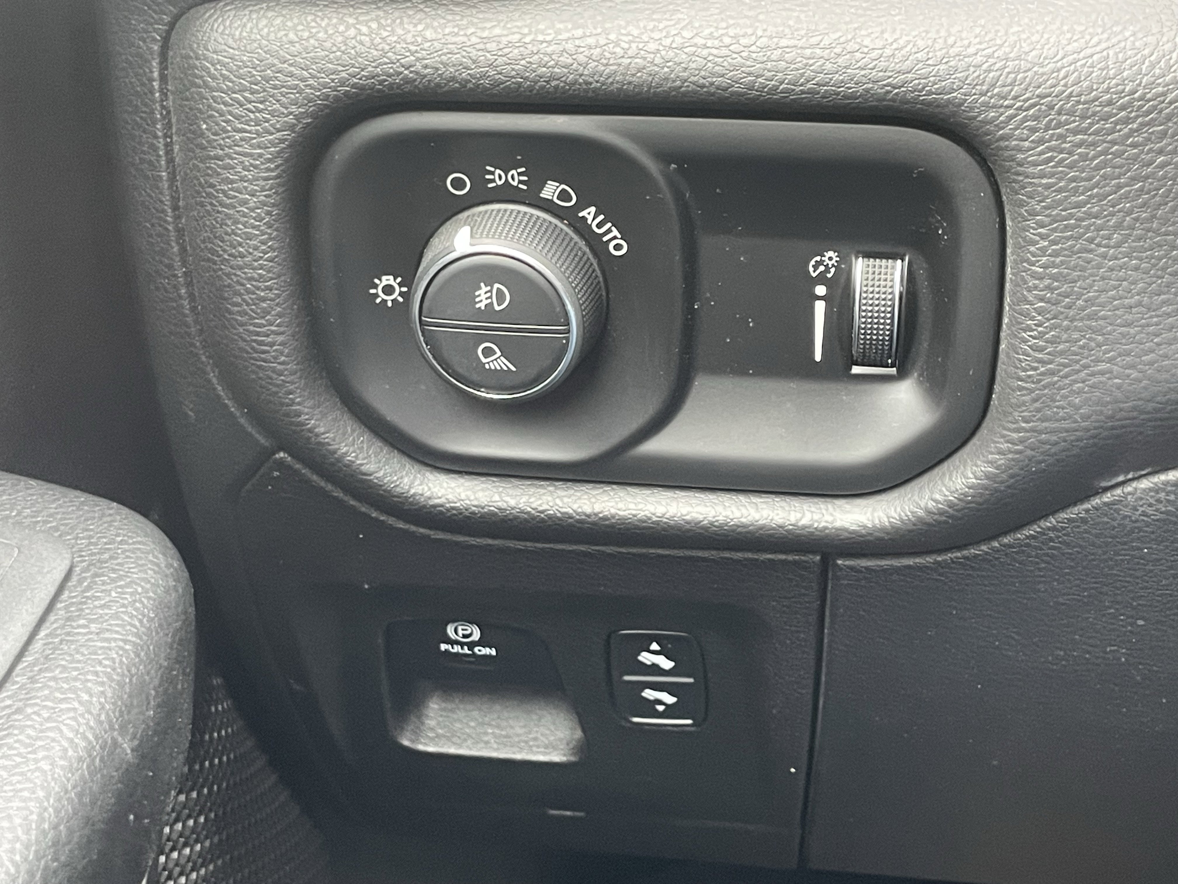 Used 2021 RAM 1500 Big Horn image 30