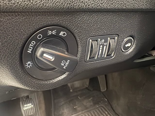 Used 2015 Dodge Charger SXT w/ AWD Plus Group image 13