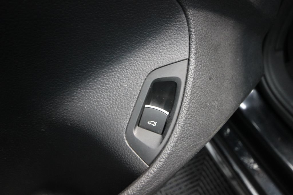 Used 2013 Volkswagen Passat 2.5 S FWD image 14