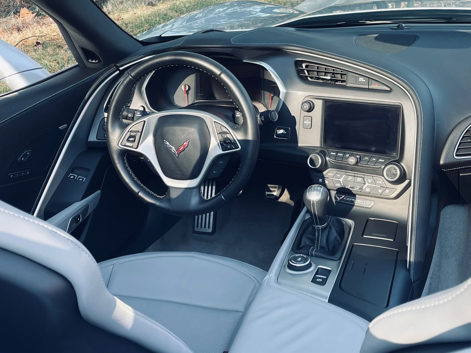 Used 2015 Chevrolet Corvette Stingray Convertible w/ 2LT Preferred Equipment Group image 40