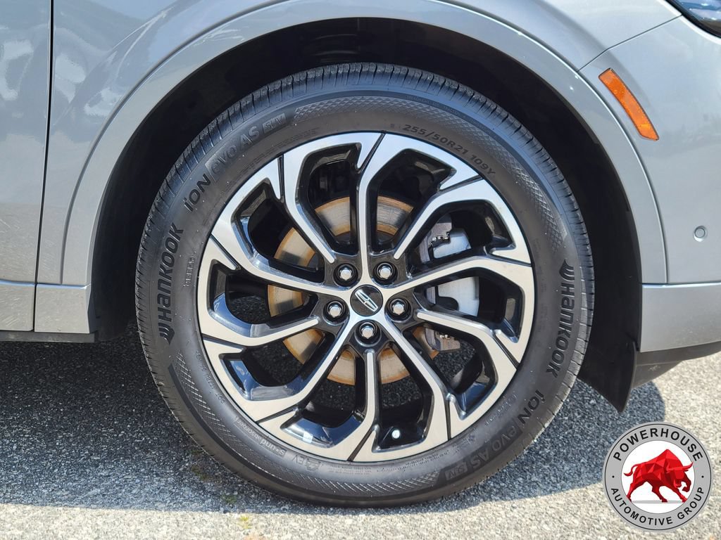 Used 2024 Lincoln Nautilus Reserve AWD/4WD image 11