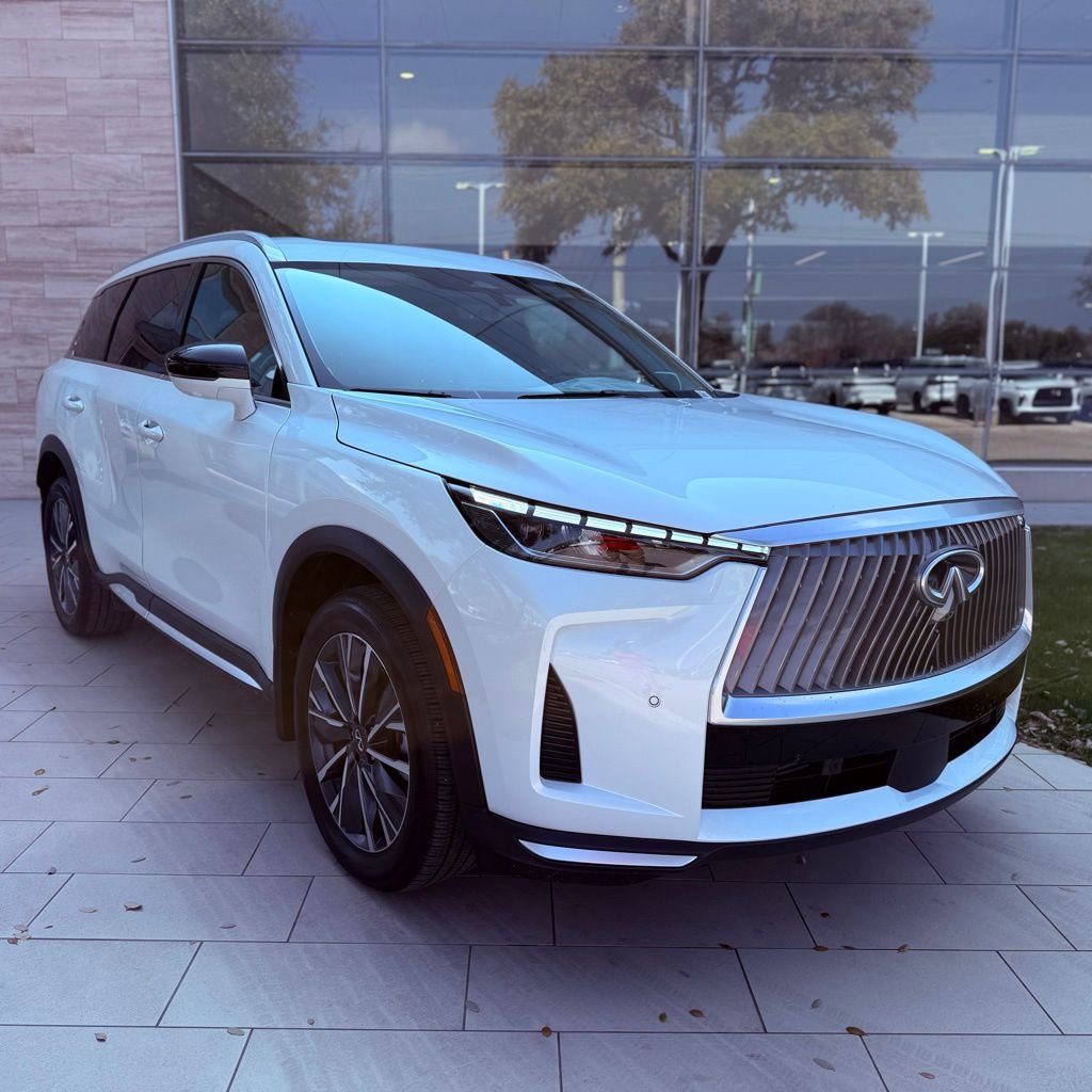 Certified 2026 INFINITI QX60 Luxe w/ Family Package image 4
