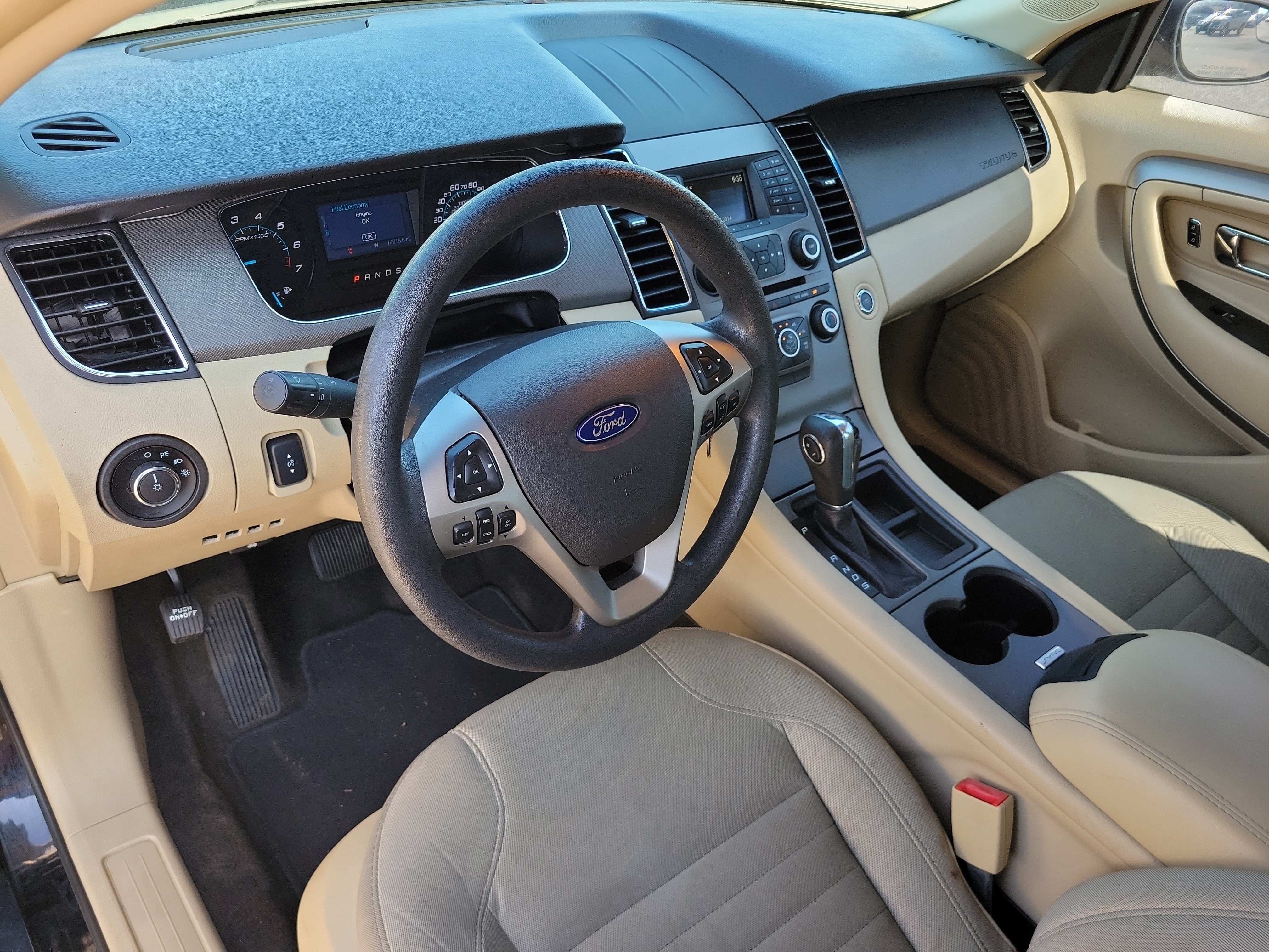 Used 2015 Ford Taurus SE FWD image 8