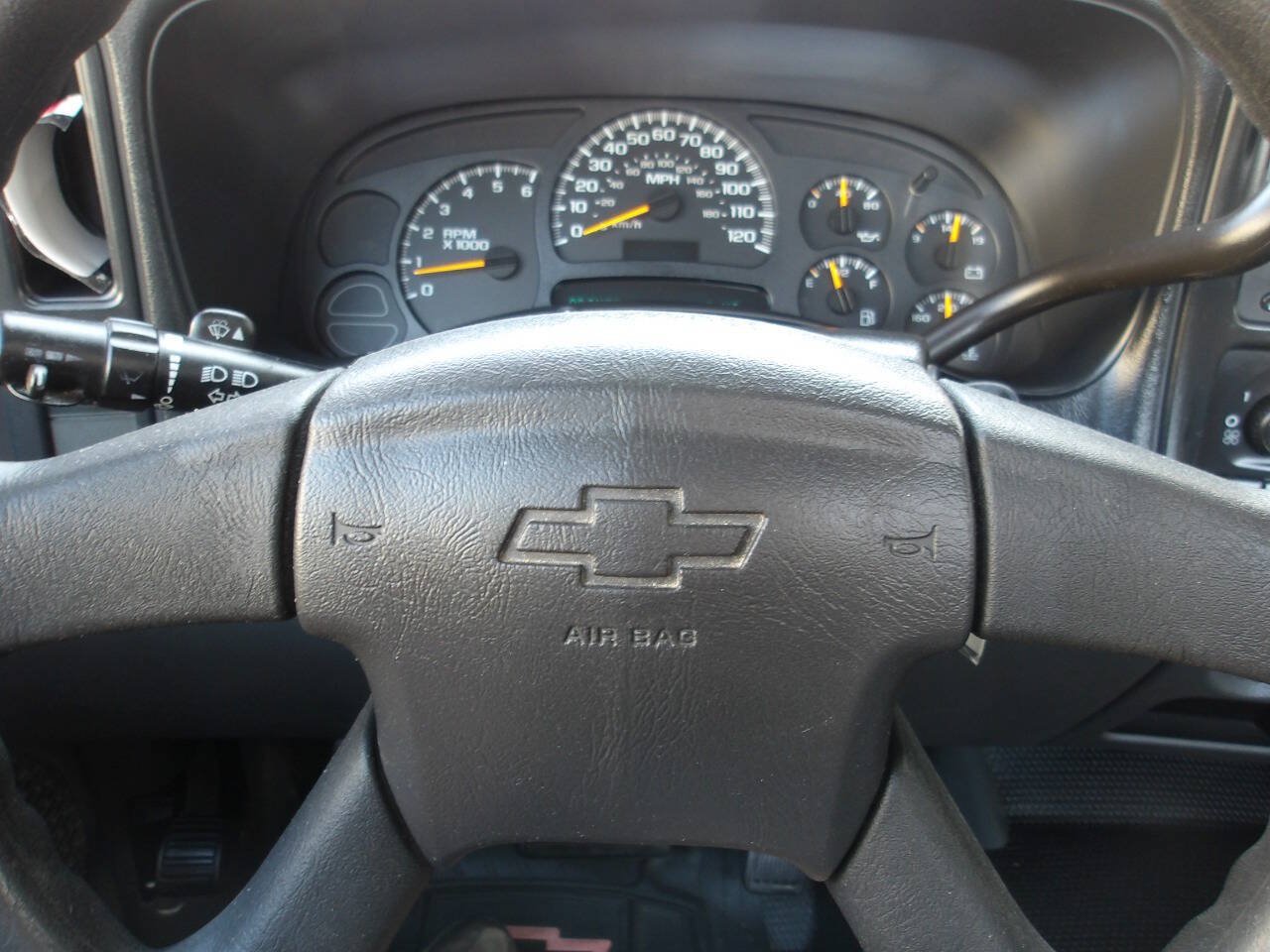 Used 2005 Chevrolet Silverado 1500 W/T RWD image 13