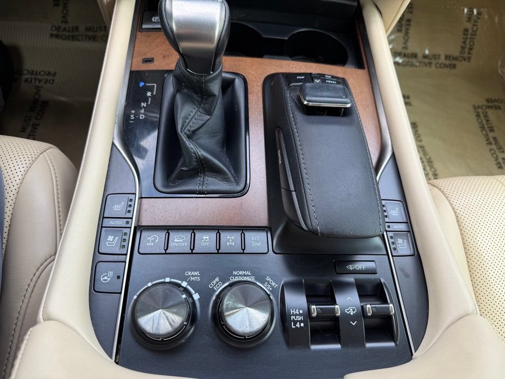 Used 2017 Lexus LX 570 4WD w/ Luxury Package image 31