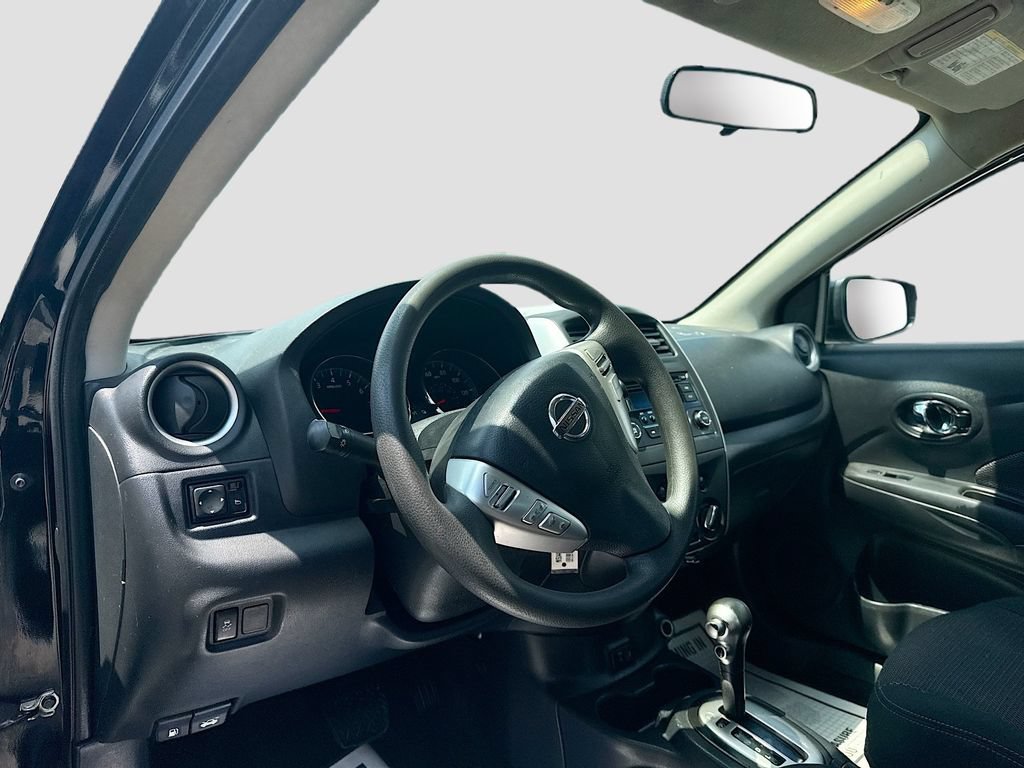 Used 2018 Nissan Versa SV FWD image 9