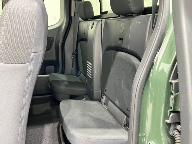 Used 2024 Nissan Frontier SV w/ SV Convenience Package RWD image 13