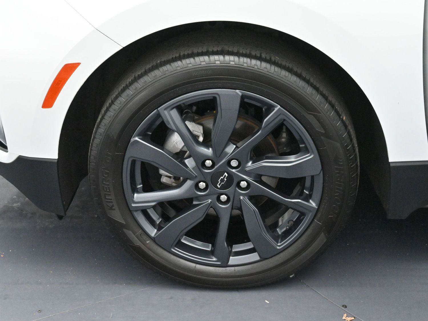 Used 2023 Chevrolet Equinox RS image 32