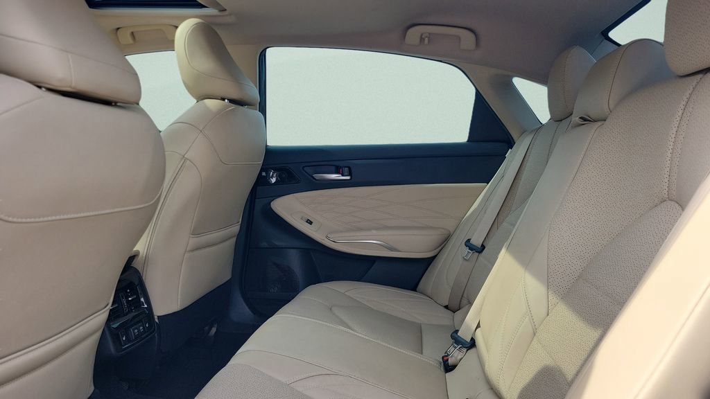 Certified 2019 Toyota Avalon Limited FWD image 10