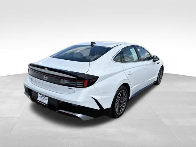 Used 2025 Hyundai Sonata SEL FWD image 2