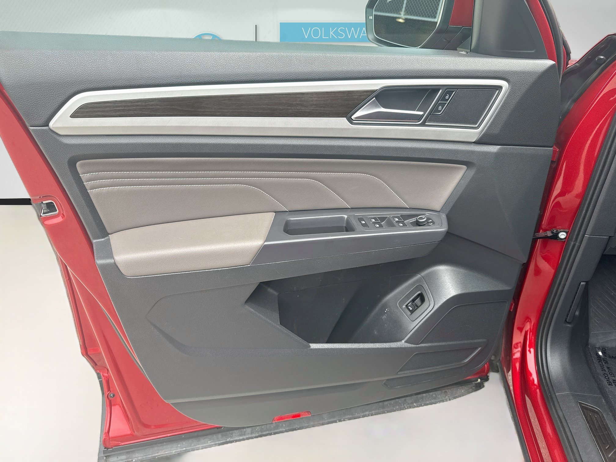 Used 2021 Volkswagen Atlas SE w/ Panoramic Sunroof Package FWD image 20