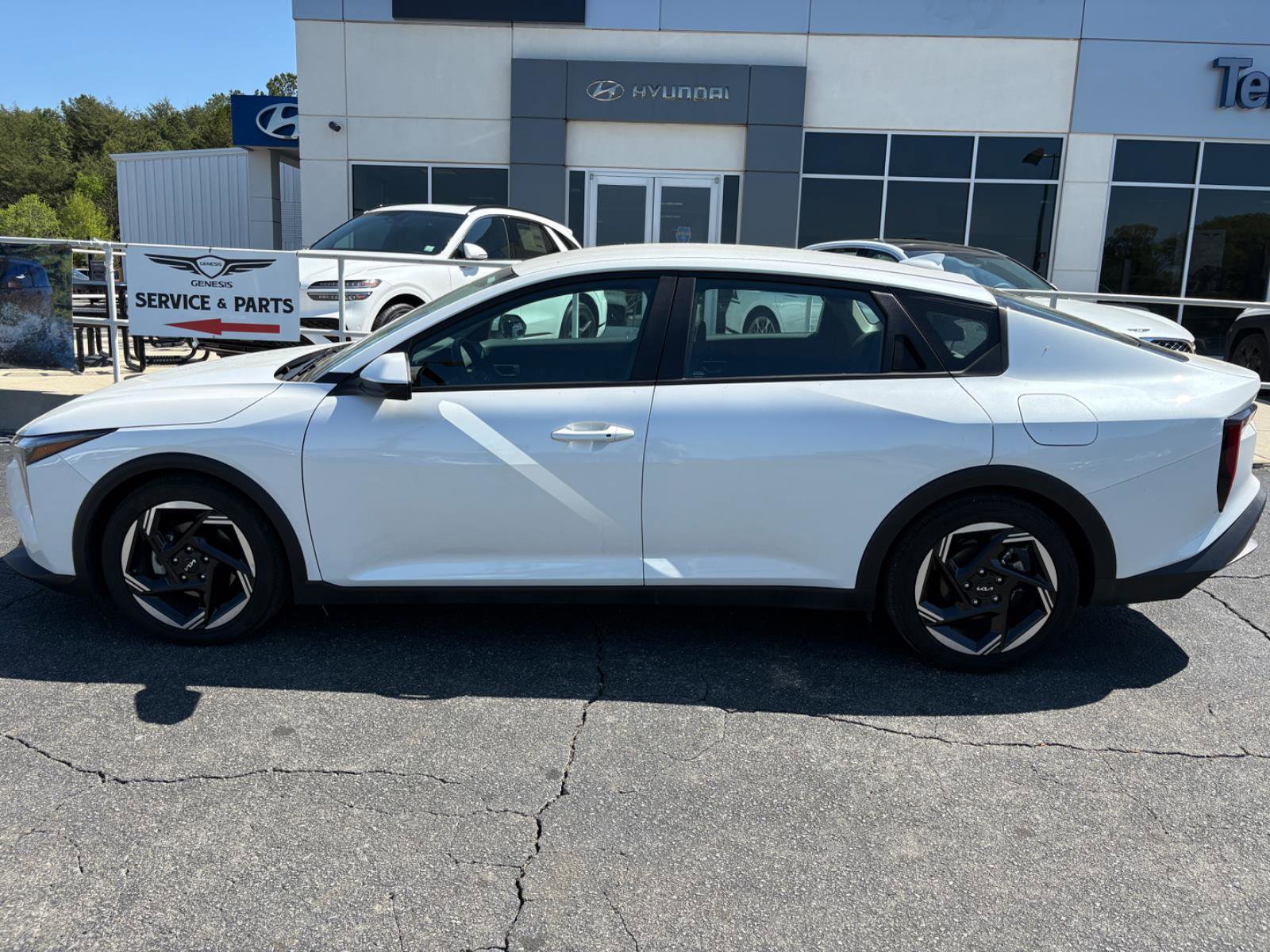 Used 2025 Kia K4 EX image 4
