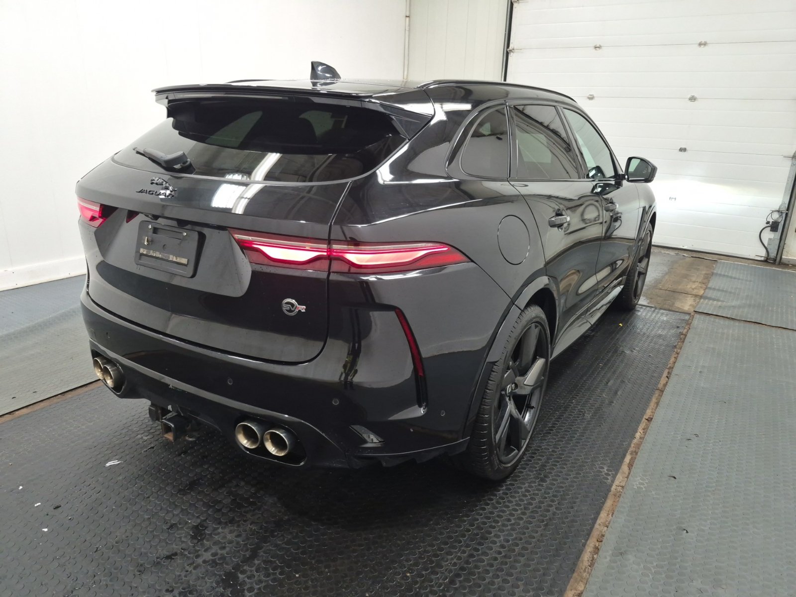 Used 2024 Jaguar F-PACE SVR AWD/4WD image 3