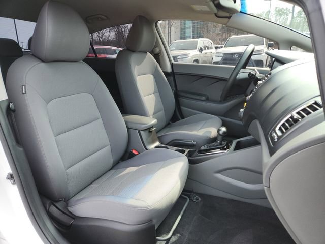 Used 2017 Kia Forte LX image 19