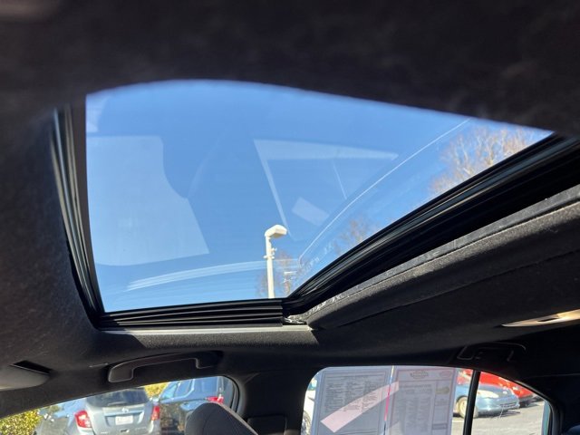 Used 2023 Toyota Corolla SE w/ SE Premium Package image 29