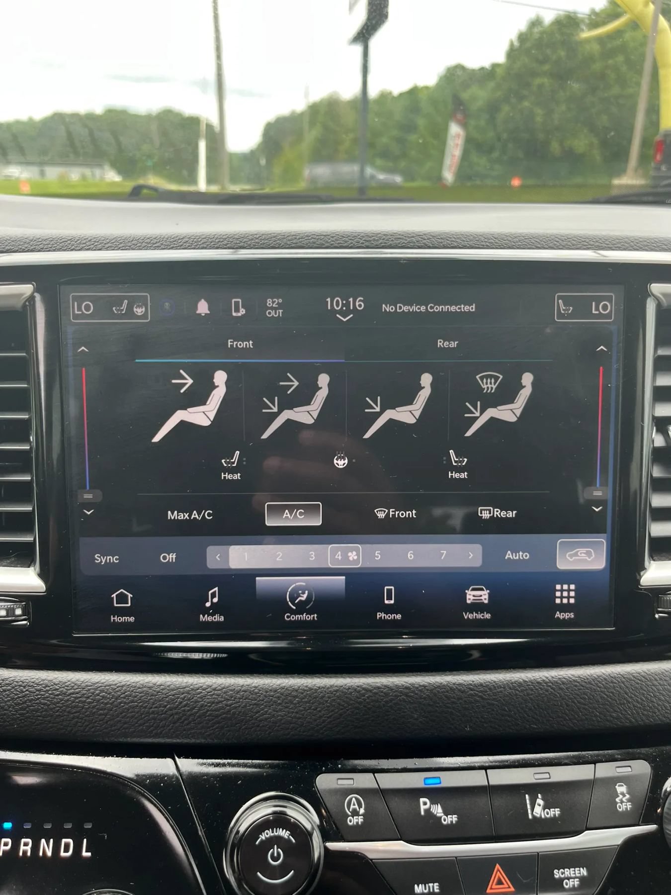 Used 2023 Chrysler Pacifica Touring-L FWD image 35