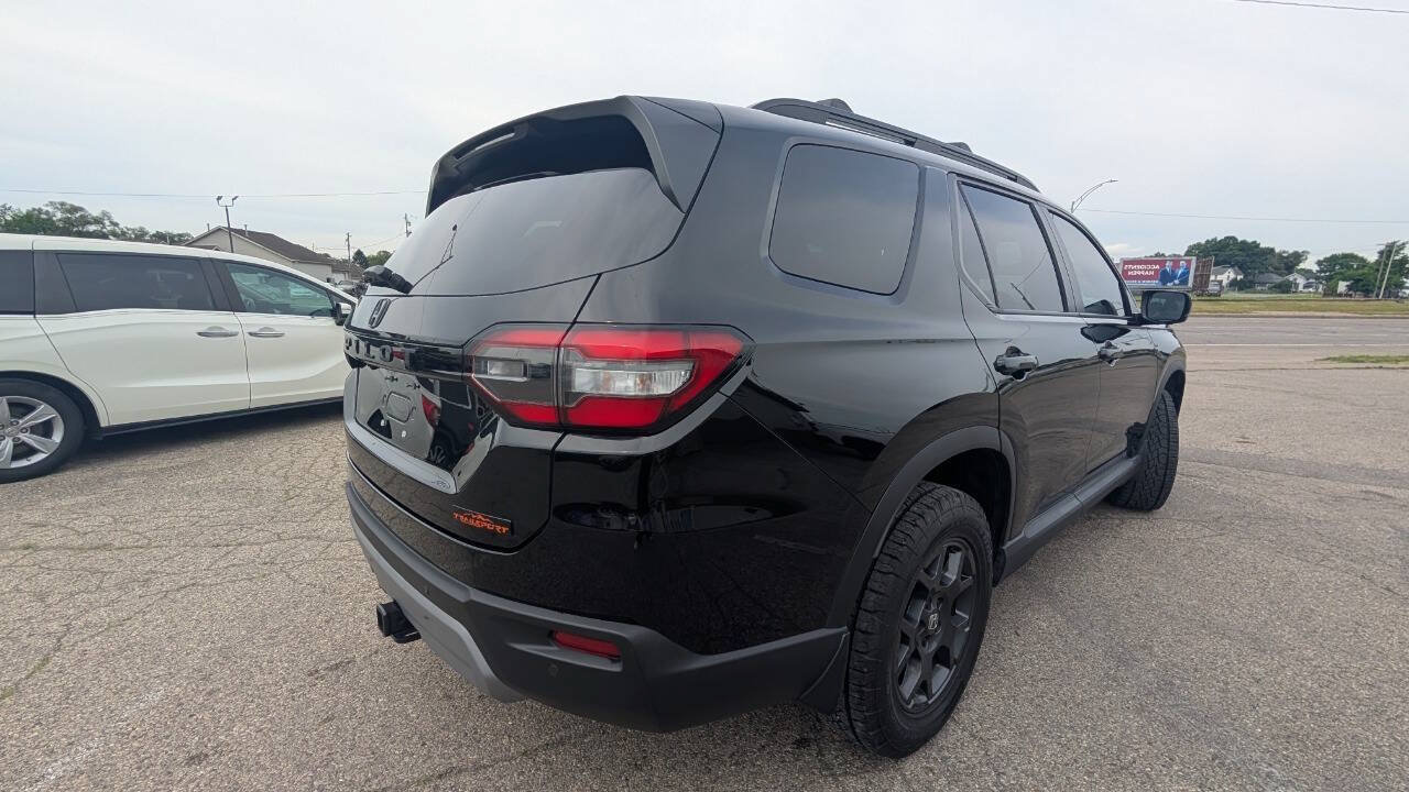 Used 2025 Honda Pilot TrailSport image 40