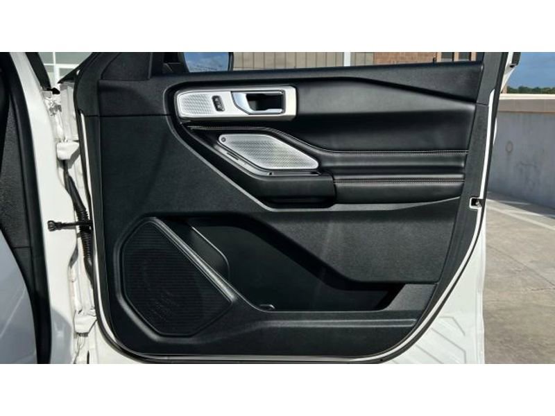 Used 2020 Ford Explorer ST w/ Premium Technology Package image 17