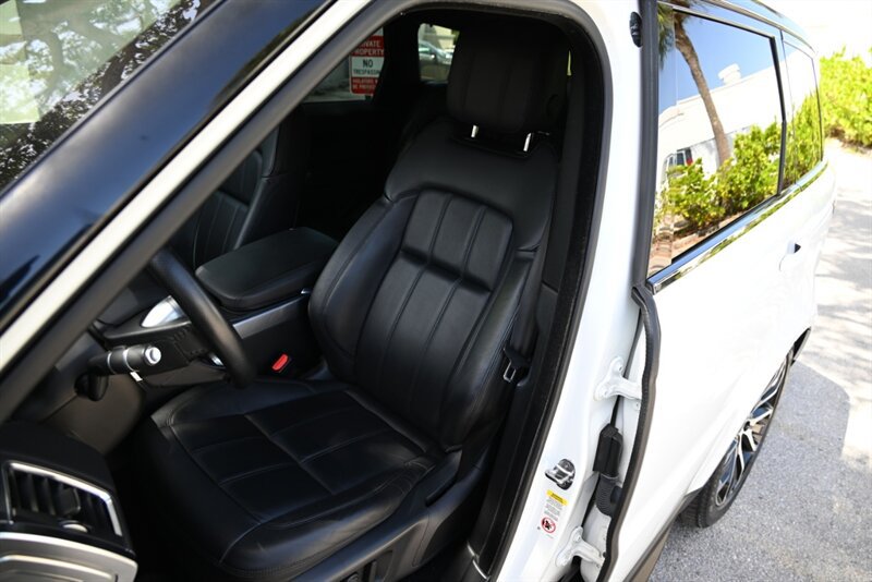 Used 2020 Land Rover Range Rover Sport SE AWD/4WD image 42