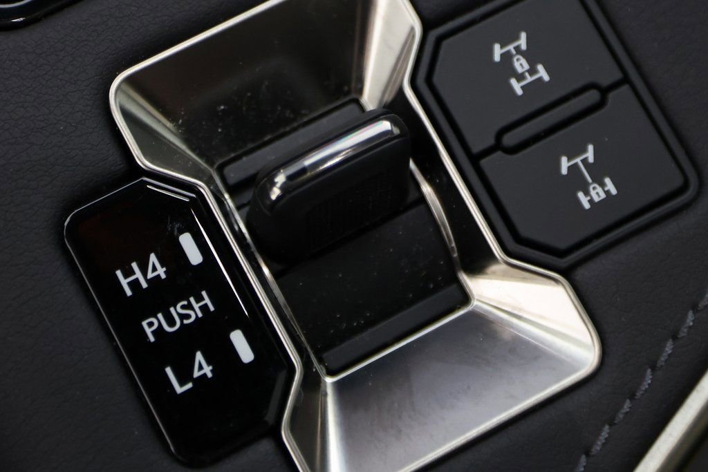 Used 2024 Lexus GX 550 AWD/4WD image 25