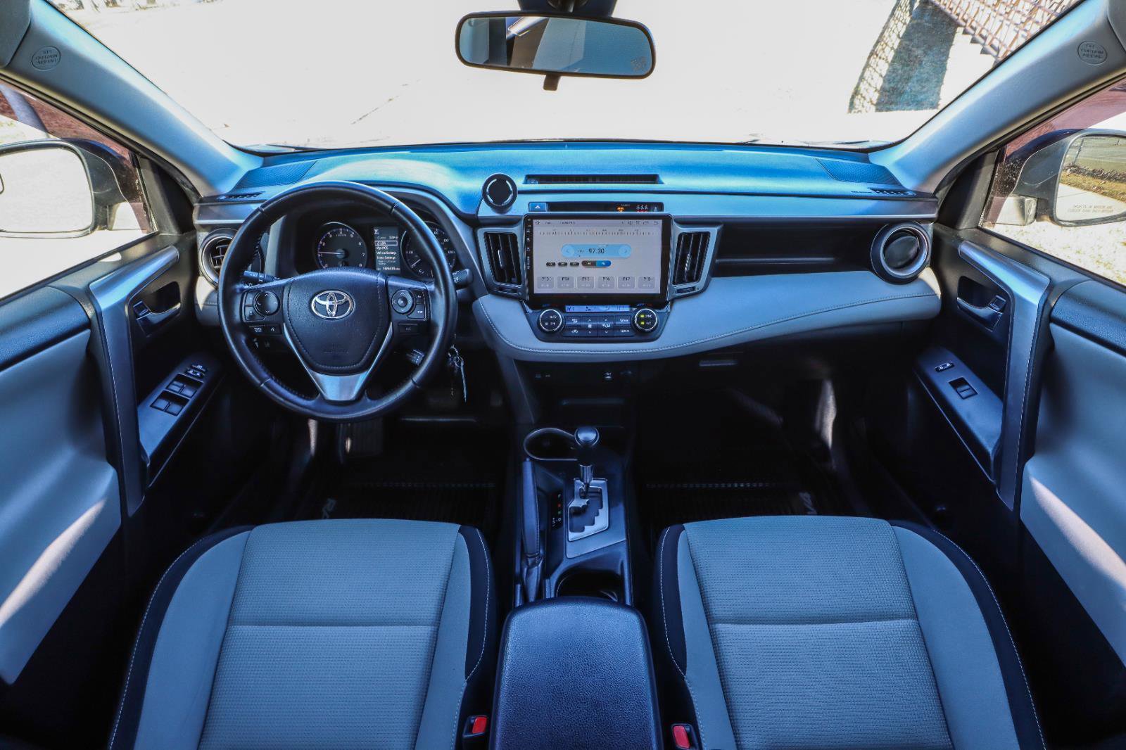 Used 2017 Toyota RAV4 XLE image 2