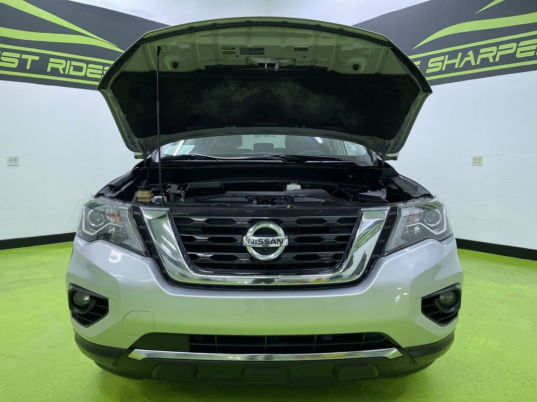 Used 2020 Nissan Pathfinder SL FWD image 4