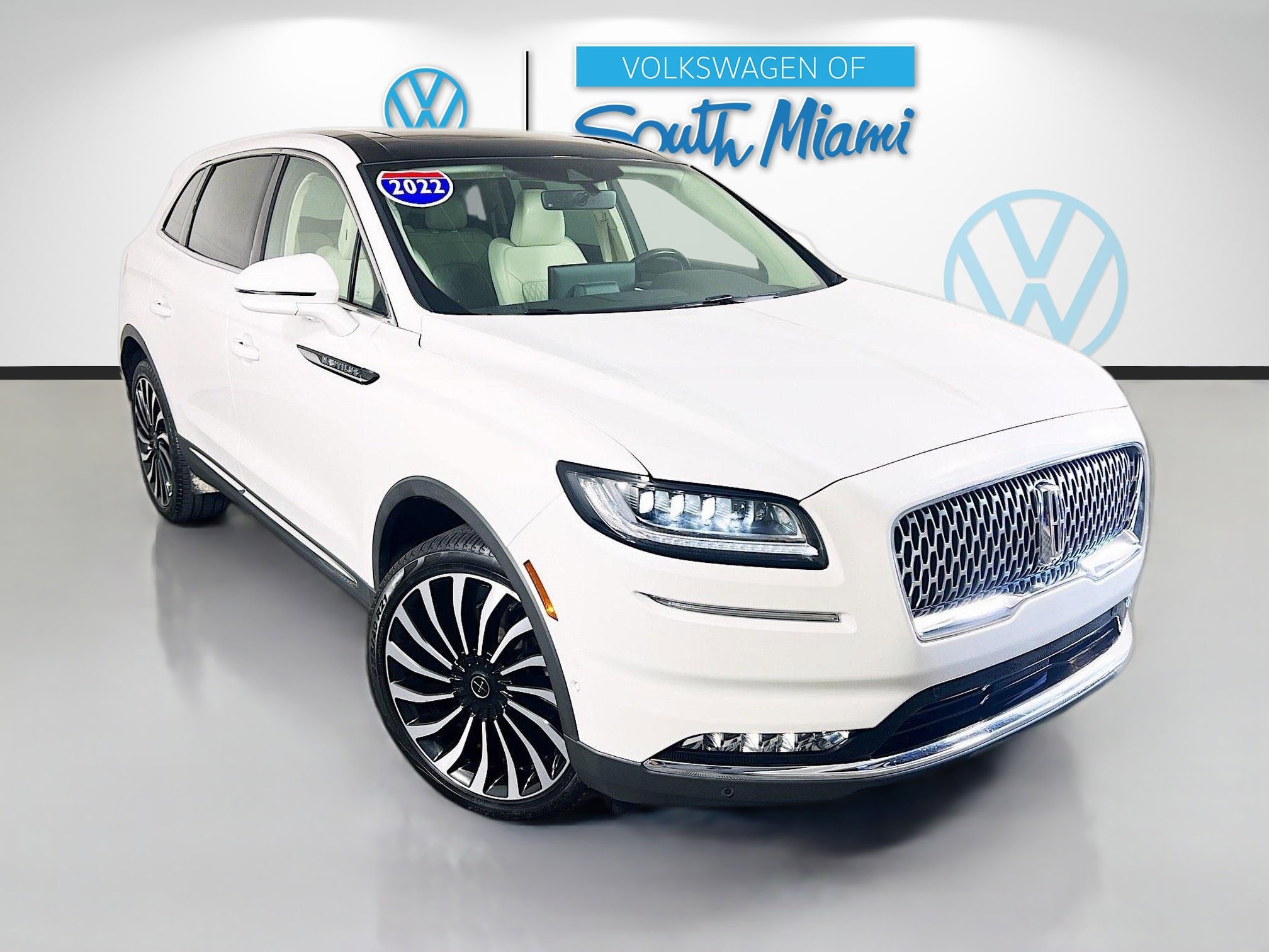 Used 2022 Lincoln Nautilus Black Label w/ Class II Trailer Tow Package AWD/4WD image 1