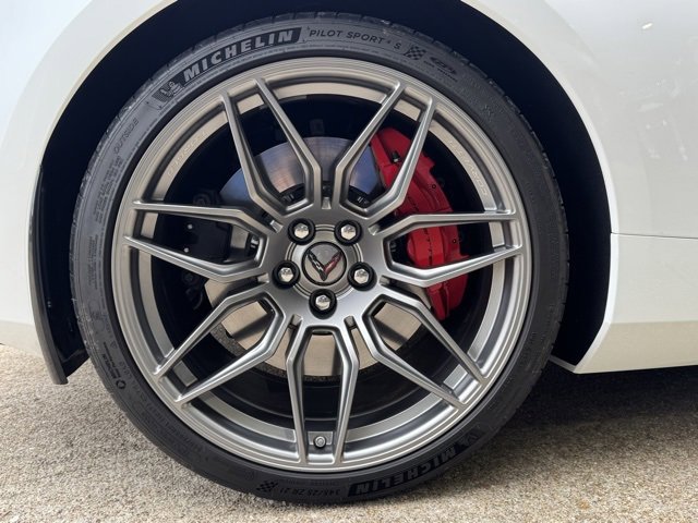Used 2025 Chevrolet Corvette Z06 image 32