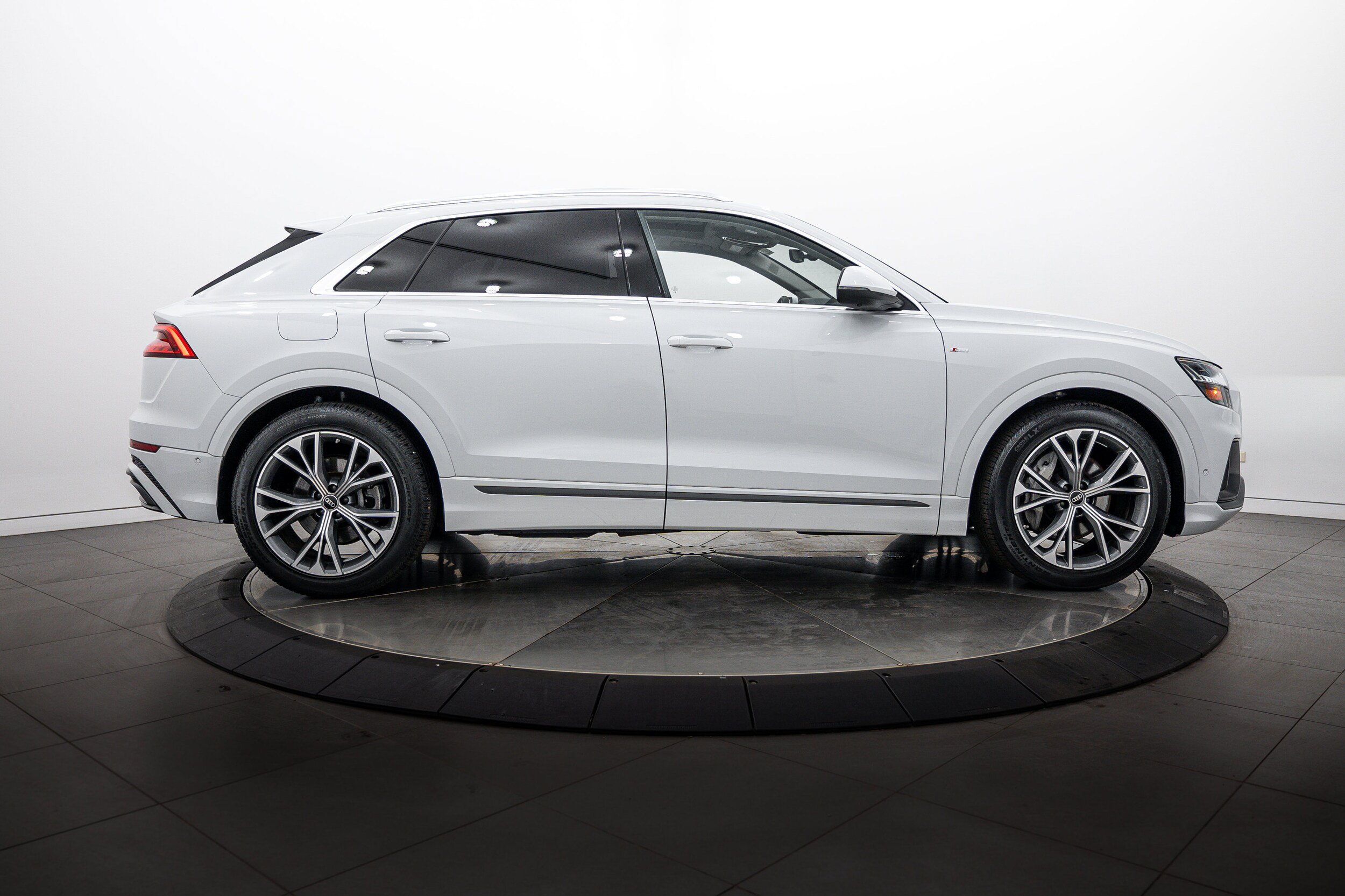 Certified 2023 Audi Q8 Prestige w/ Prestige Package AWD/4WD image 3
