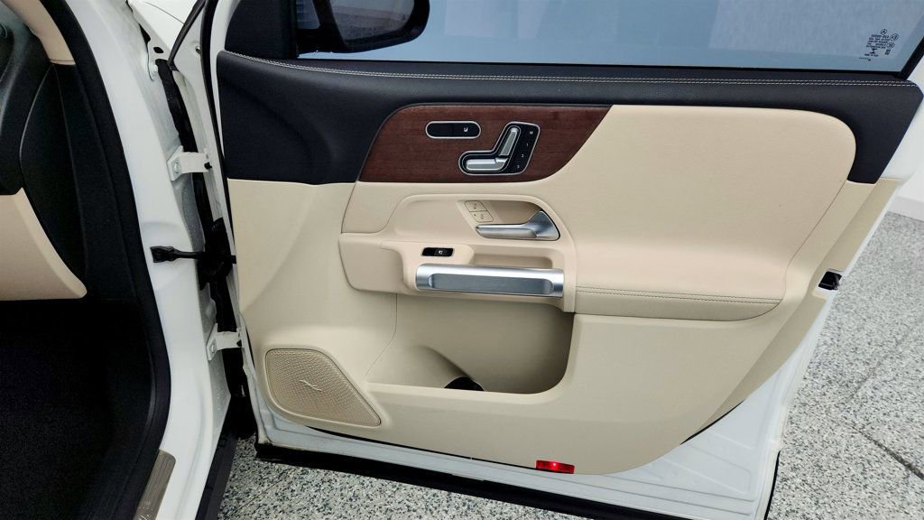 Used 2023 Mercedes-Benz EQB 250+ w/ Exclusive Package image 25