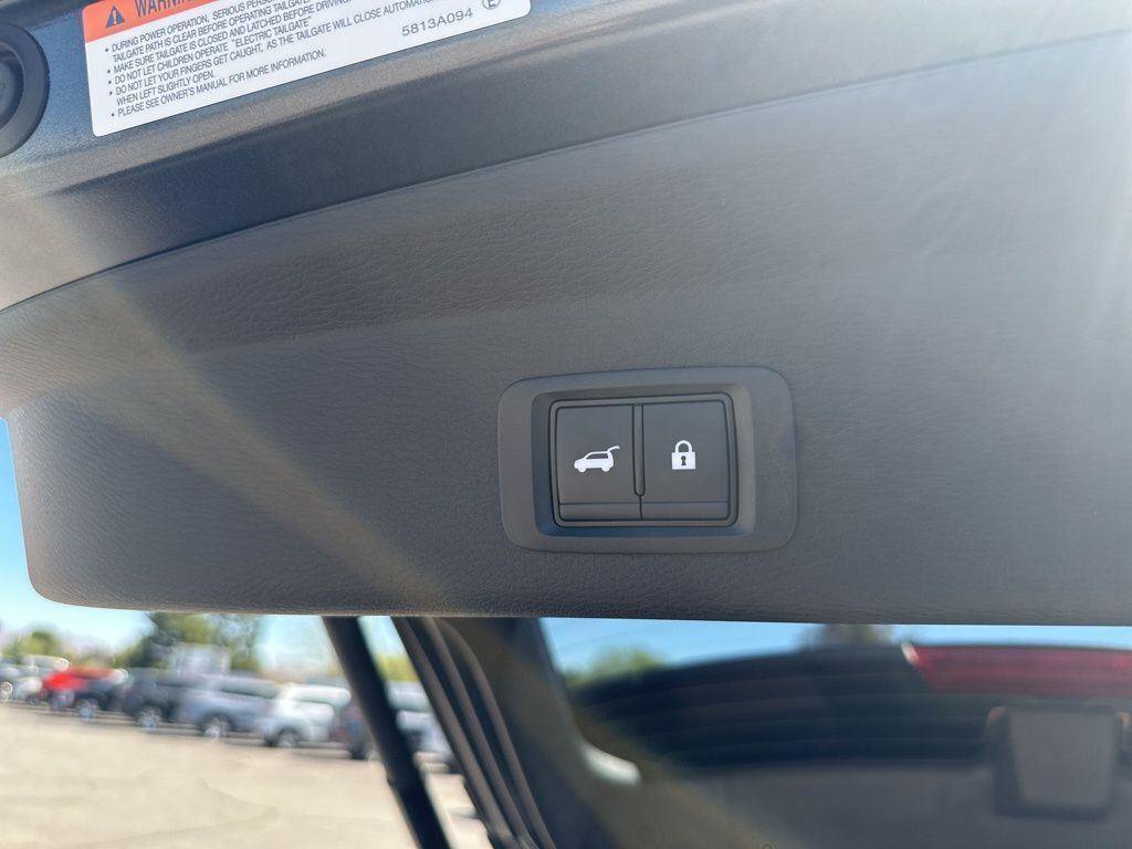 Used 2025 Mitsubishi Outlander SEL AWD/4WD image 15