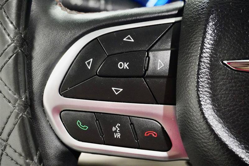 Used 2017 Chrysler Pacifica Touring-L Plus FWD image 18
