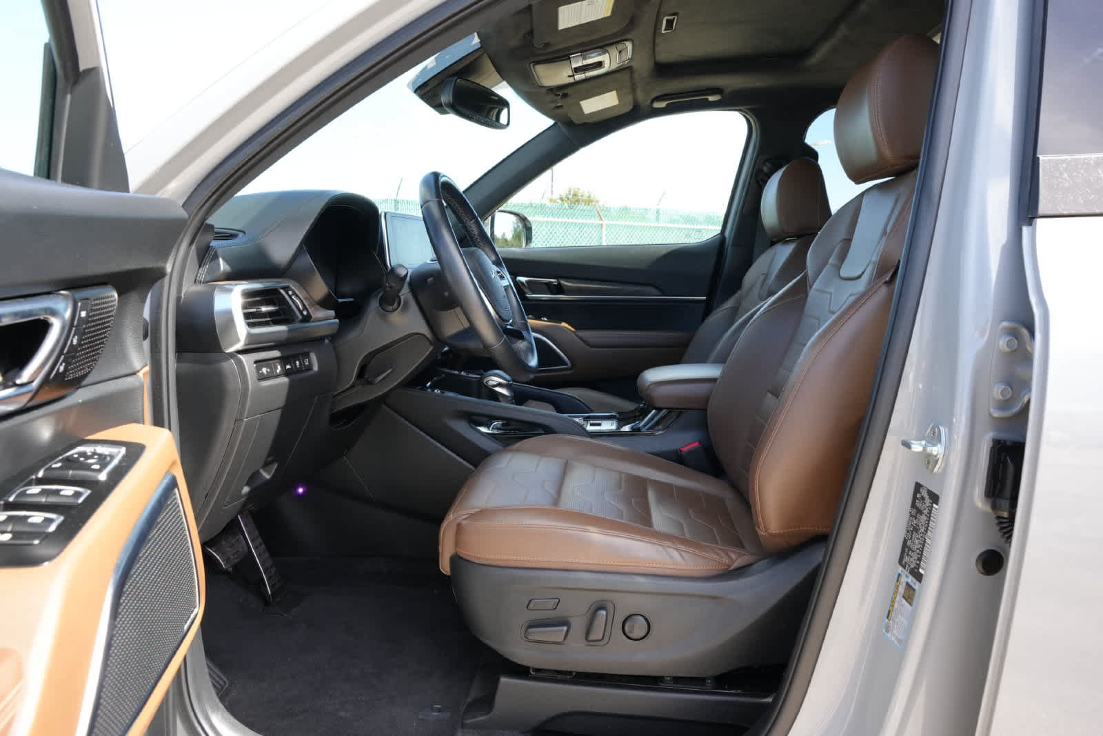 Used 2022 Kia Telluride SX w/ SX Prestige Package AWD/4WD image 16