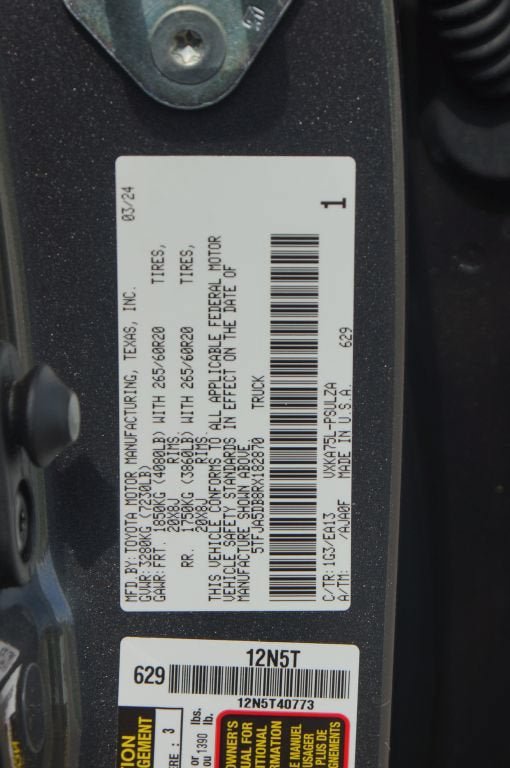 Used 2024 Toyota Tundra Limited AWD/4WD image 28