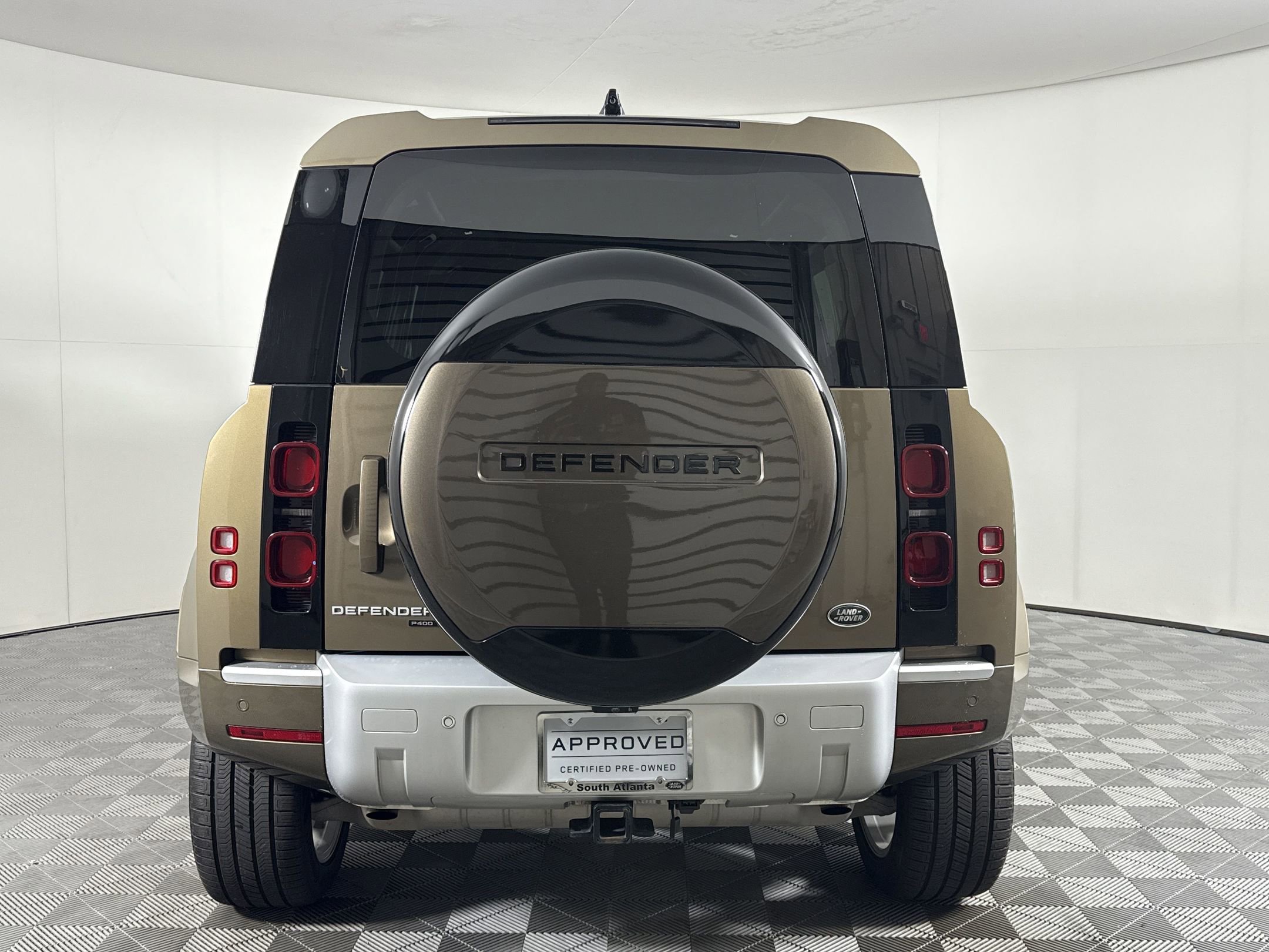 Certified 2022 Land Rover Defender 110 XS Edition AWD/4WD image 10